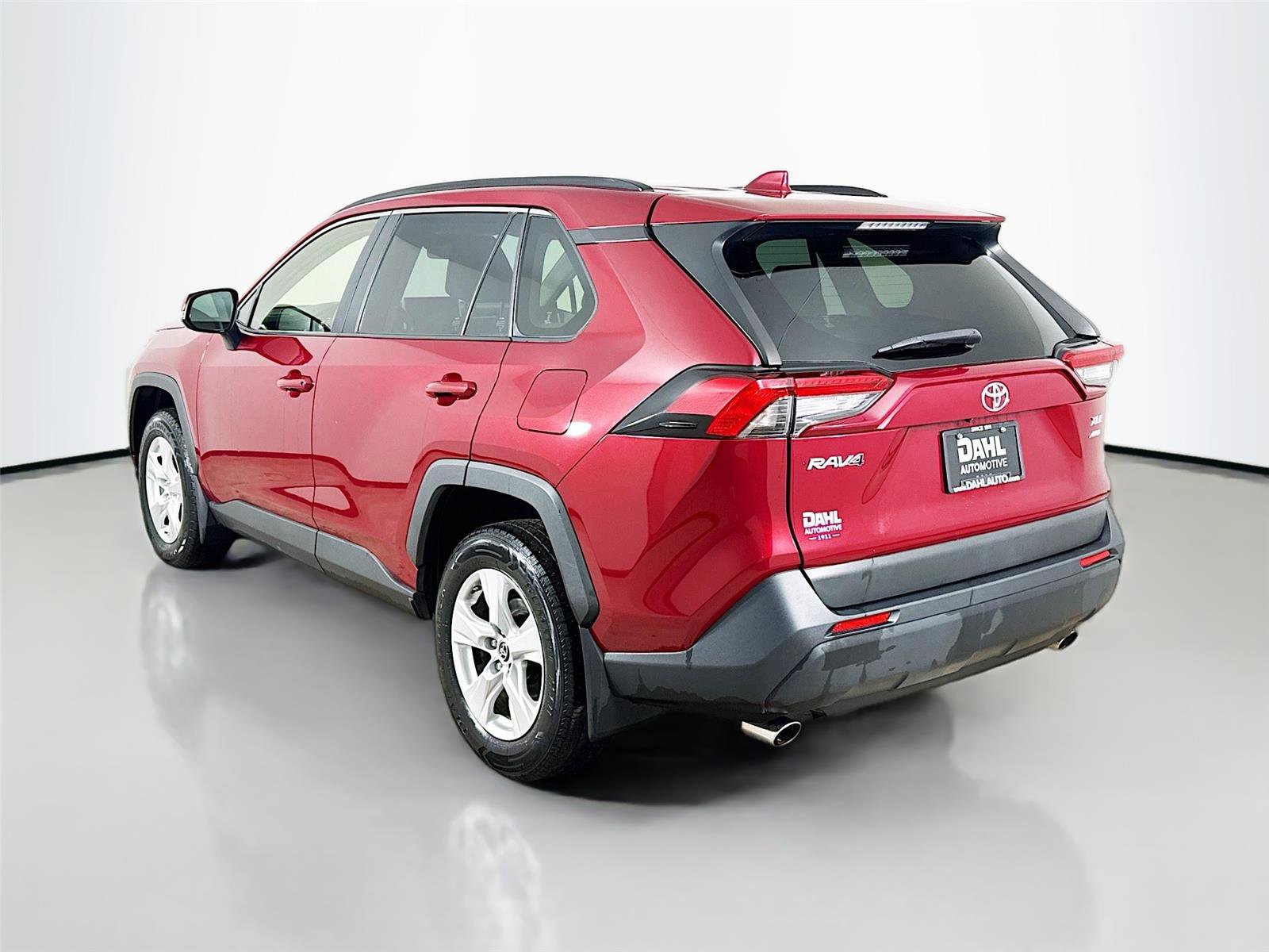 Used 2019 Toyota RAV4 XLE image 5