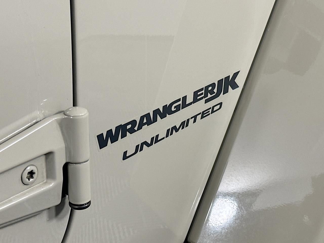 Used 2018 Jeep Wrangler Unlimited Sport image 19