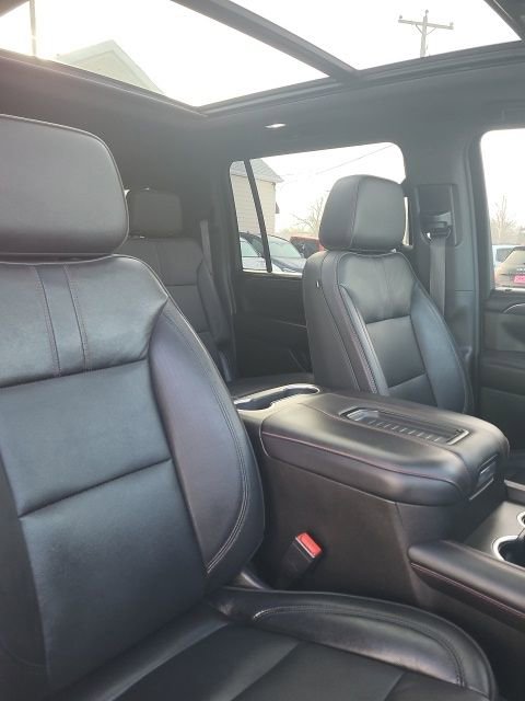 Used 2021 Chevrolet Suburban RST w/ Luxury Package image 28