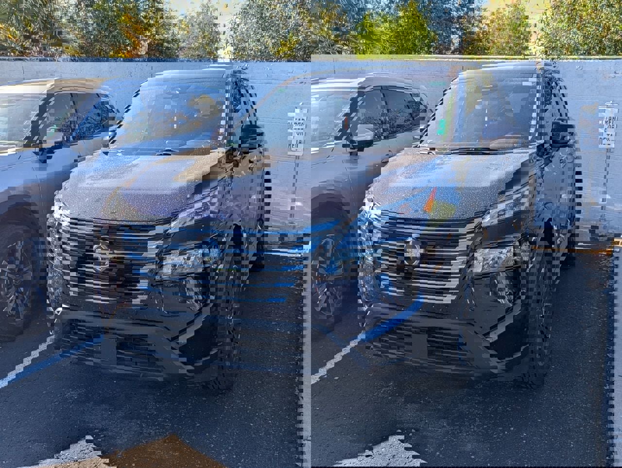 Certified 2024 Nissan Rogue SV image 2