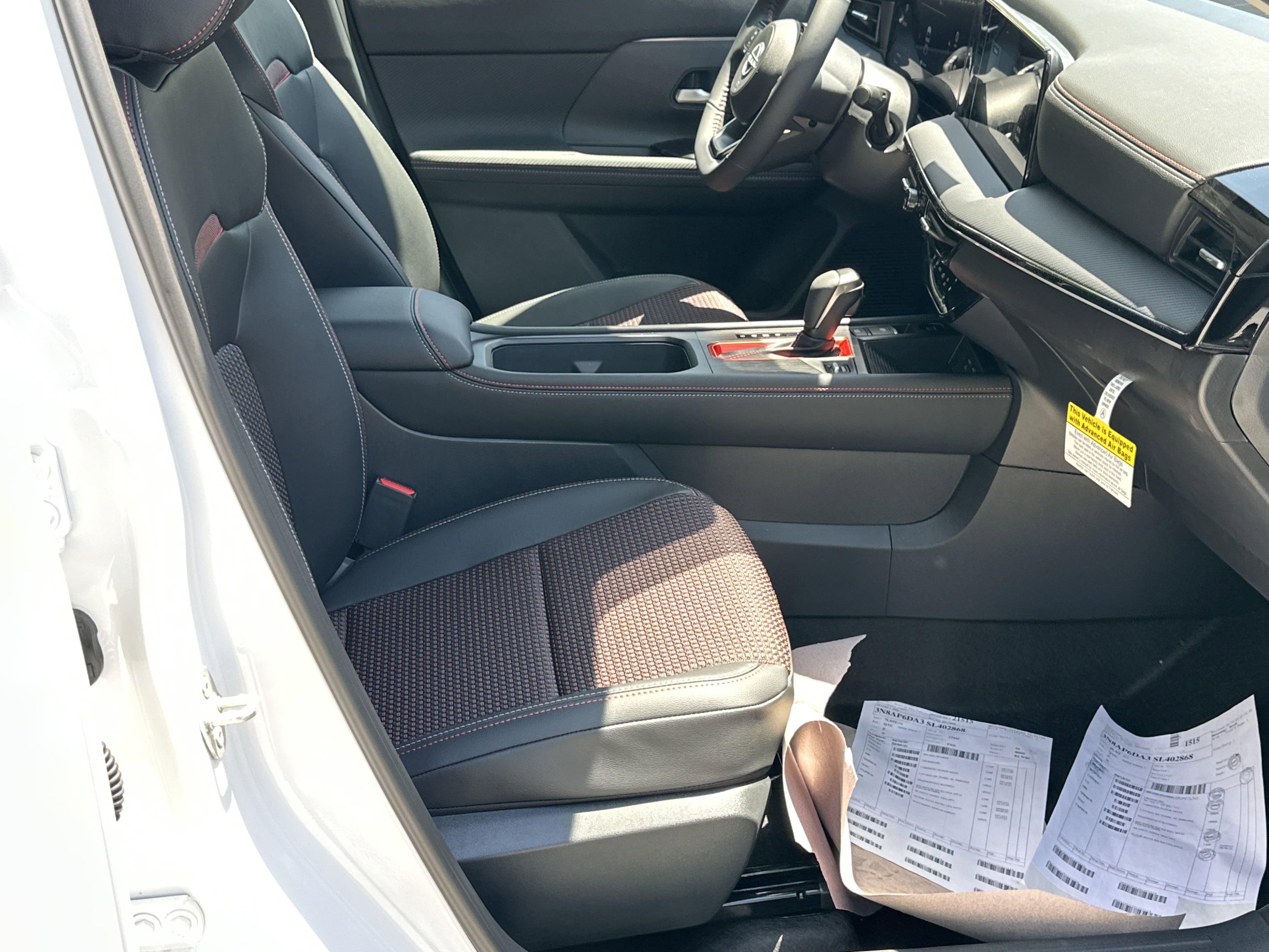 New 2025 Nissan Kicks SR image 13