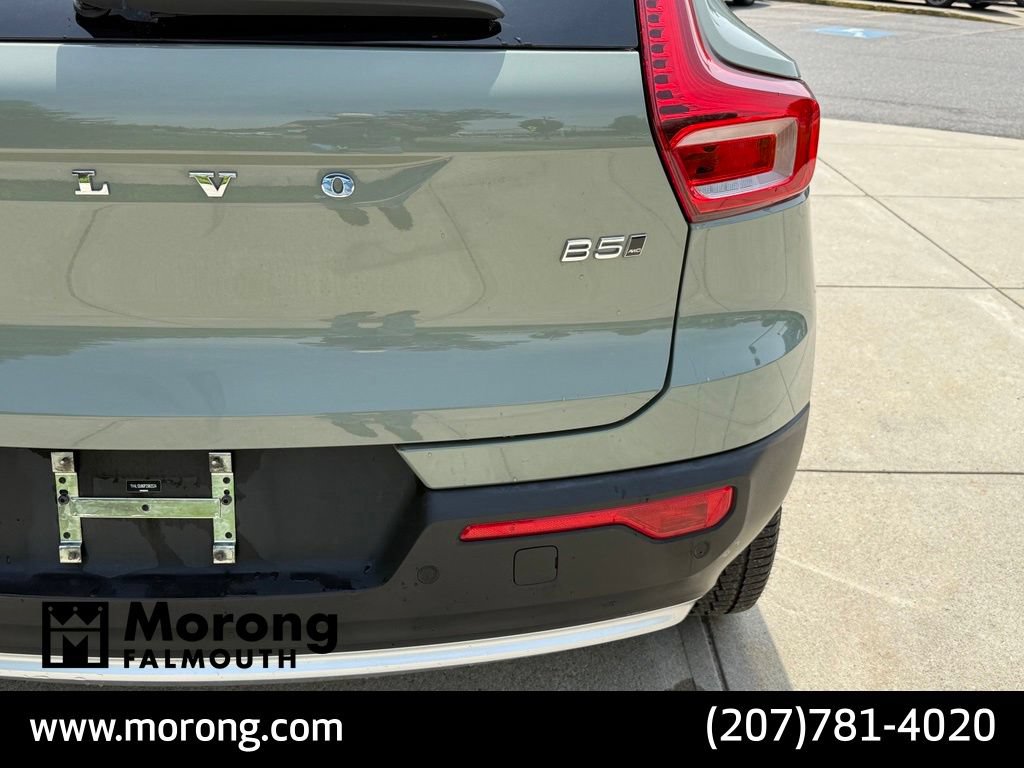 Used 2023 Volvo XC40 B5 Plus w/ Driver Assist Package AWD/4WD image 14