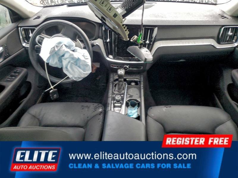Used 2021 Volvo V60 T5 Cross Country w/ Advanced Package image 15