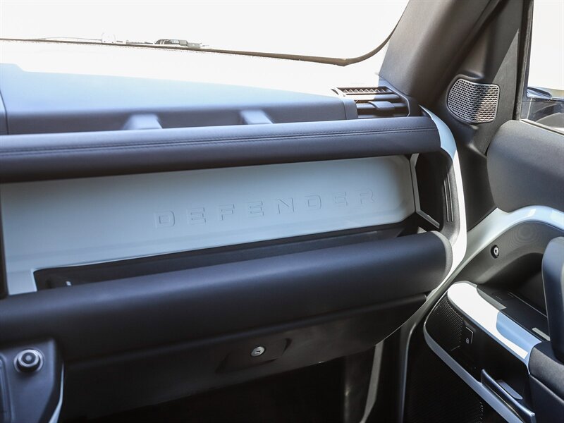 Used 2021 Land Rover Defender 90 S AWD/4WD image 21