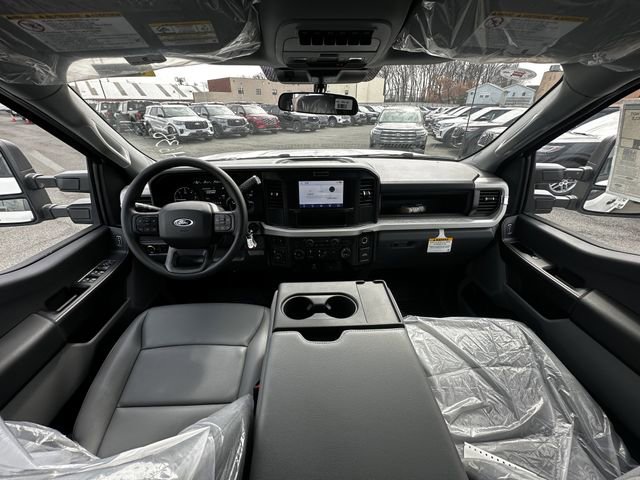 New 2026 Ford F550 4x4 Crew Cab image 19