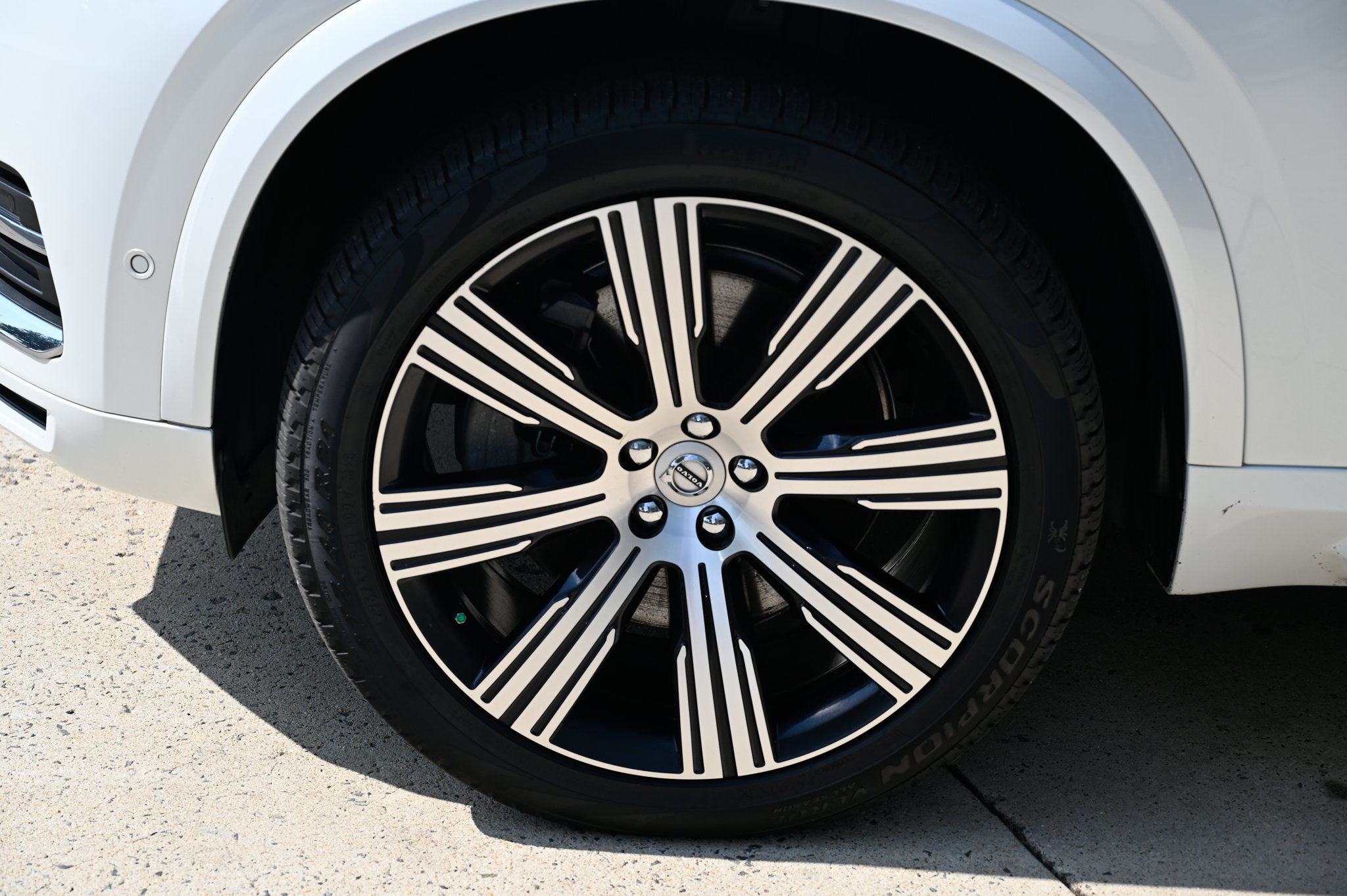Used 2022 Volvo XC90 T8 Inscription w/ Advanced Package AWD/4WD image 9