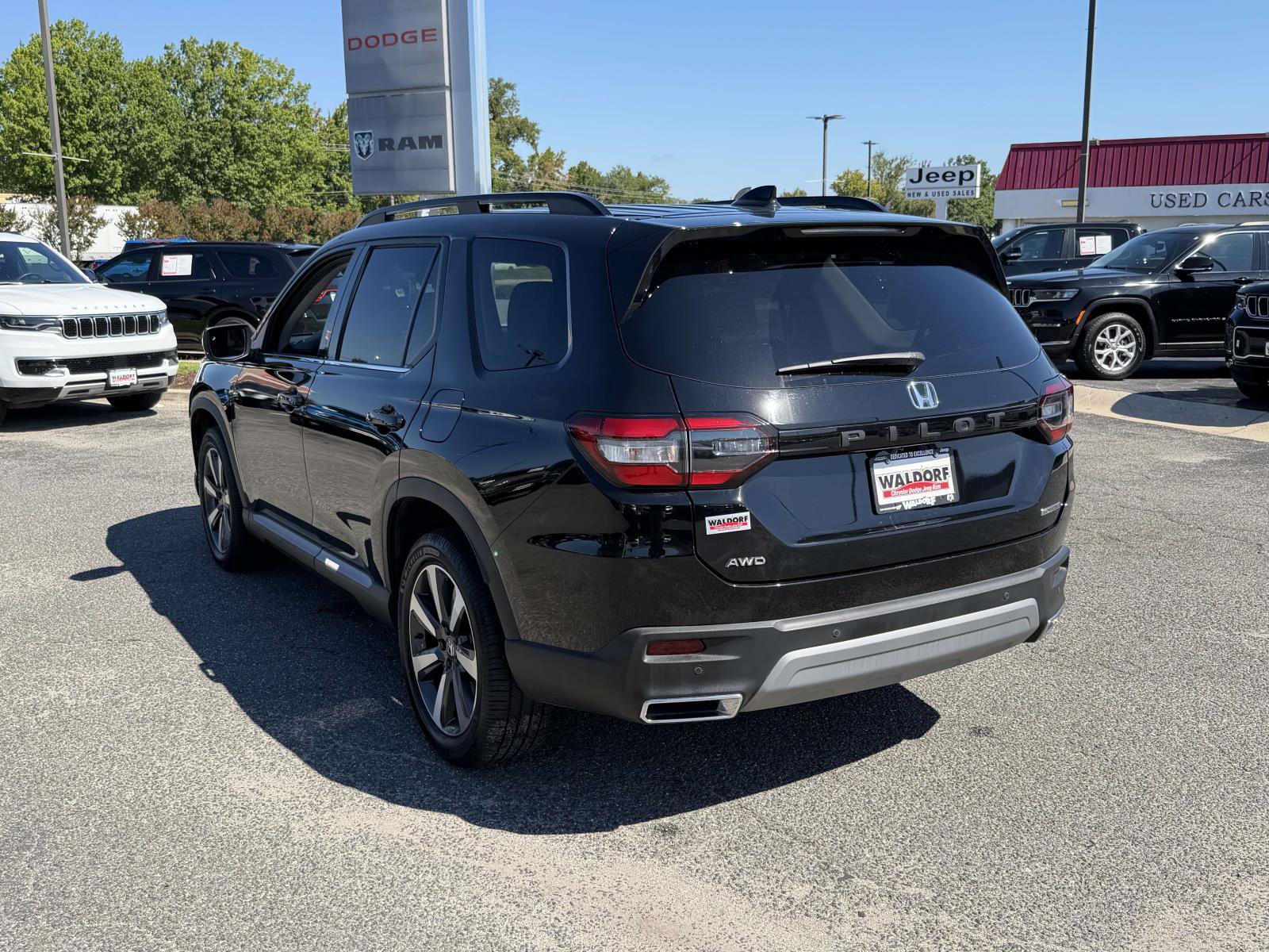 Used 2024 Honda Pilot Touring image 5