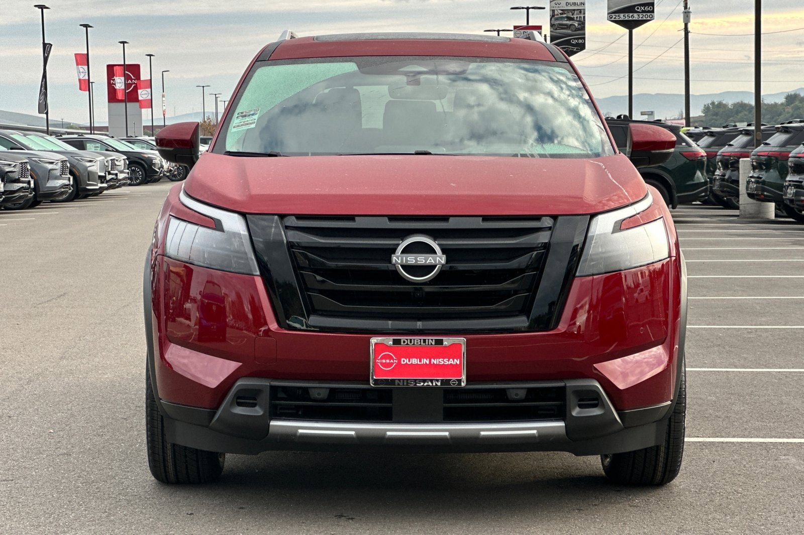 New 2025 Nissan Pathfinder Platinum w/ Black Appearance Package image 9