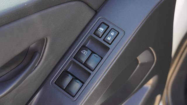 Used 2024 Nissan Frontier S w/ Technology Package image 19
