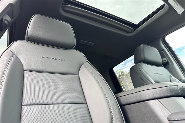 New 2026 GMC Sierra 2500 Denali w/ Denali Reserve Package image 18