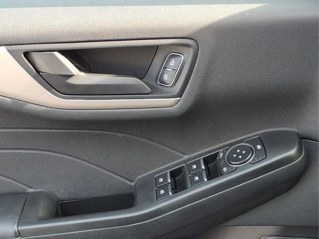 Used 2022 Ford Escape SE w/ Convenience Package image 21