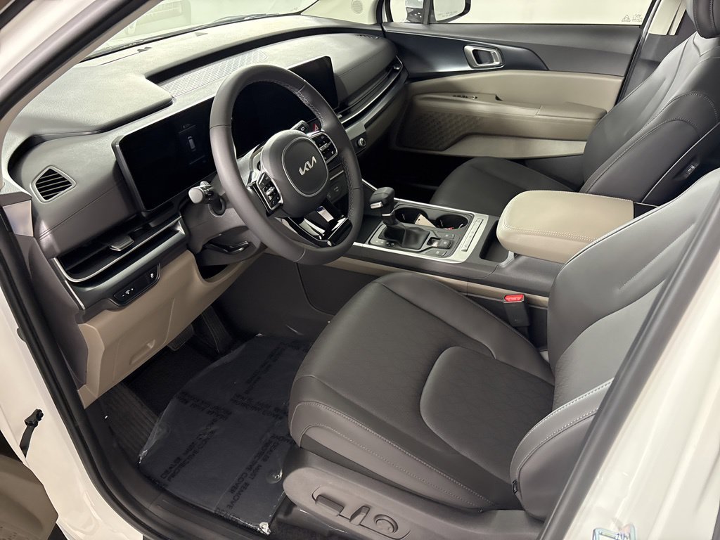 New 2026 Kia Carnival FWD image 24