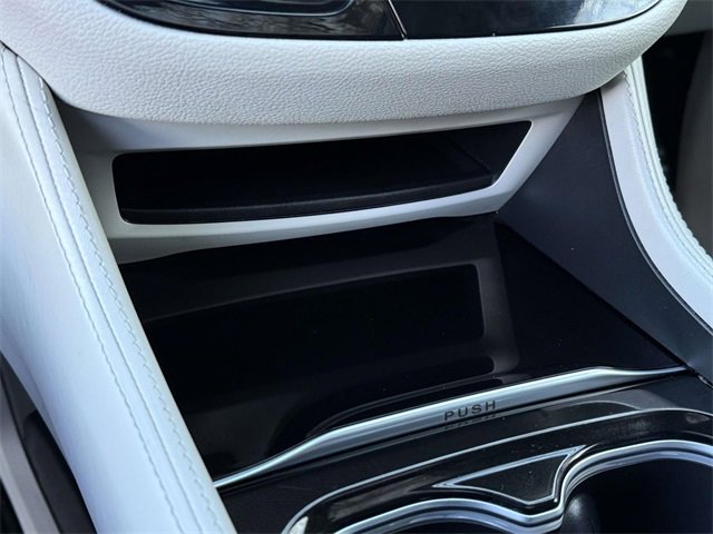 Used 2023 Chrysler Pacifica Limited image 18