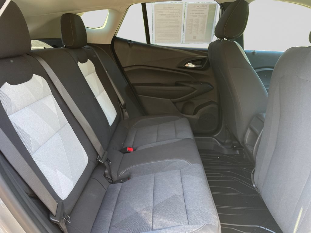 Used 2024 Chevrolet Trax LS w/ LS Convenience Package FWD image 14