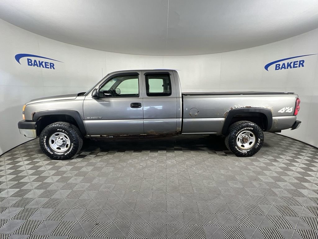 Used 2007 Chevrolet Silverado 2500 W/T w/ Skid Plate Package AWD/4WD image 6