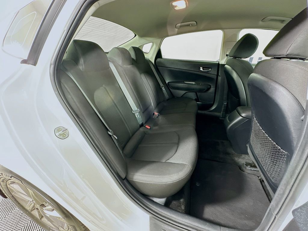 Used 2020 Kia Optima LX image 29