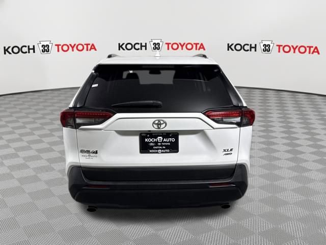 Used 2021 Toyota RAV4 XLE image 6