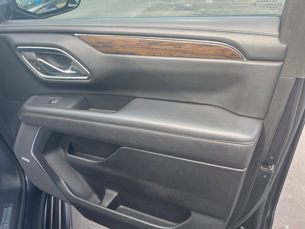 Used 2023 Chevrolet Suburban Premier image 30