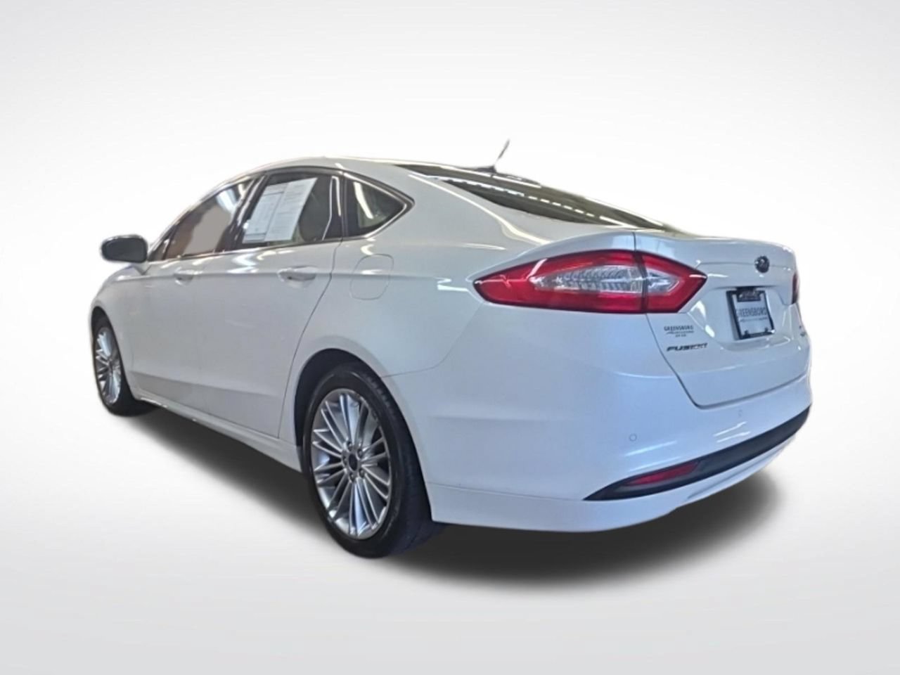 Used 2016 Ford Fusion SE w/ Equipment Group 202A FWD image 3