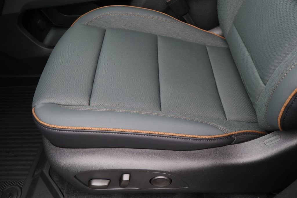 New 2026 GMC Acadia AT4 w/ Luxury Package AWD/4WD image 19