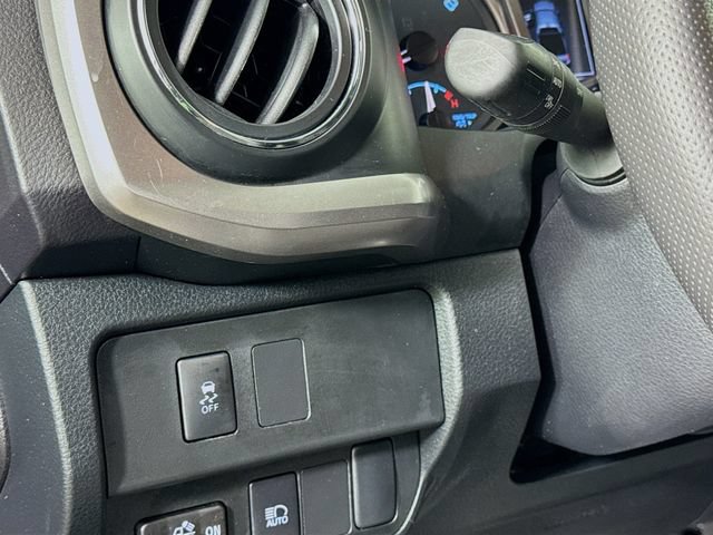 Used 2023 Toyota Tacoma SR5 AWD/4WD image 19