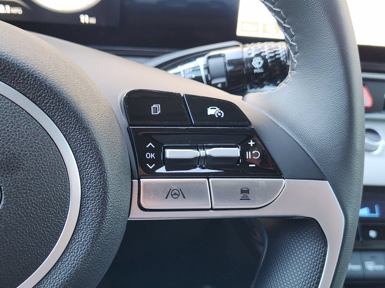 New 2026 Hyundai Elantra Limited FWD image 28