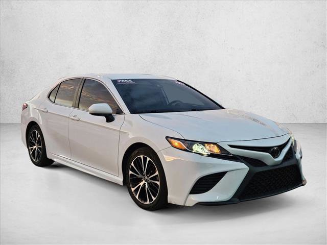 Used 2020 Toyota Camry SE image 3