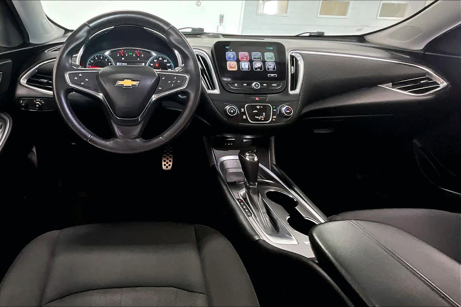 Used 2016 Chevrolet Malibu LT FWD image 13