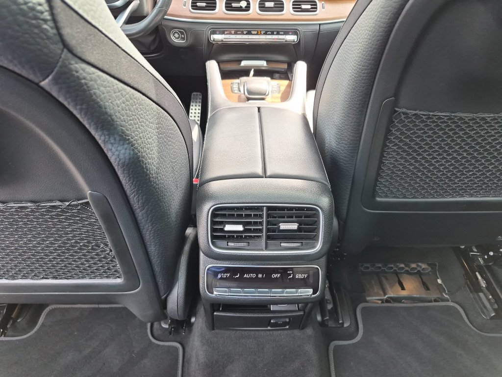 Used 2021 Mercedes-Benz GLS 580 4MATIC image 33