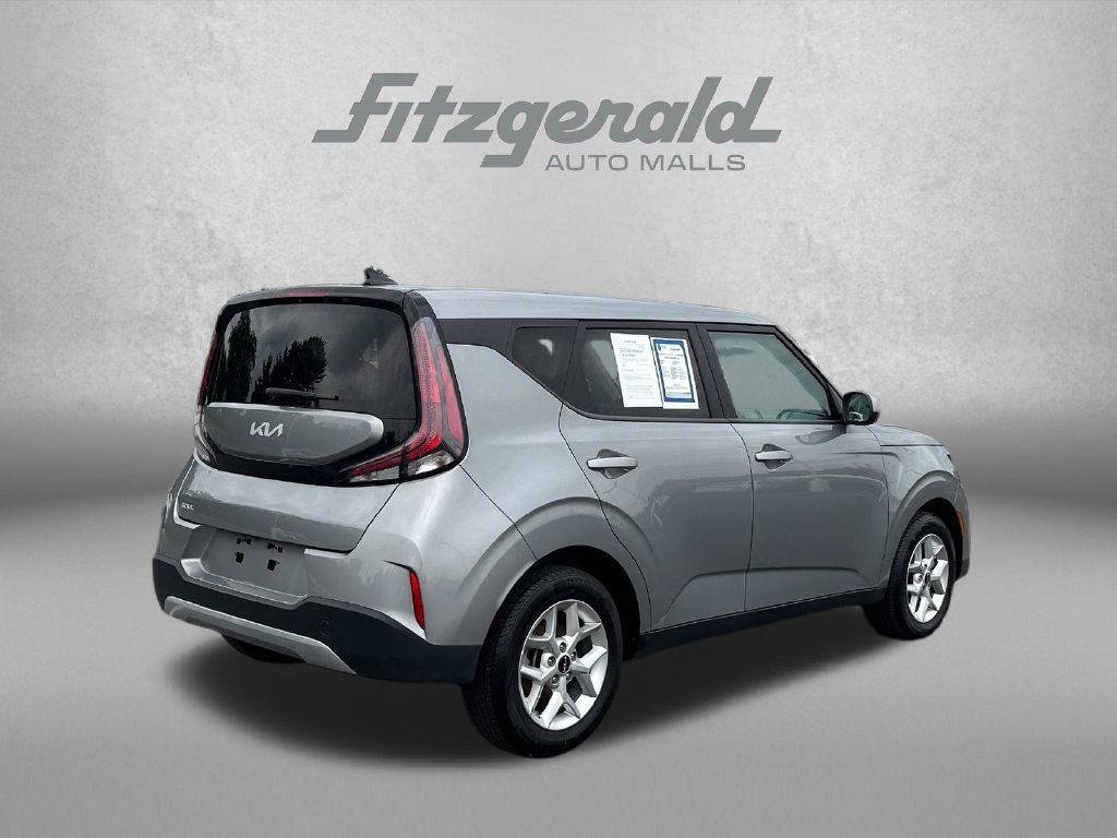 Used 2024 Kia Soul LX w/ Option Group 015 FWD image 8
