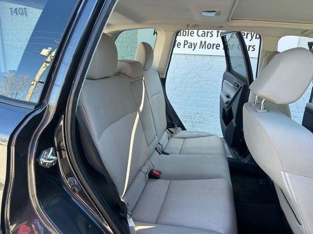 Used 2017 Subaru Forester 2.5i Premium w/ All-Weather Package image 12