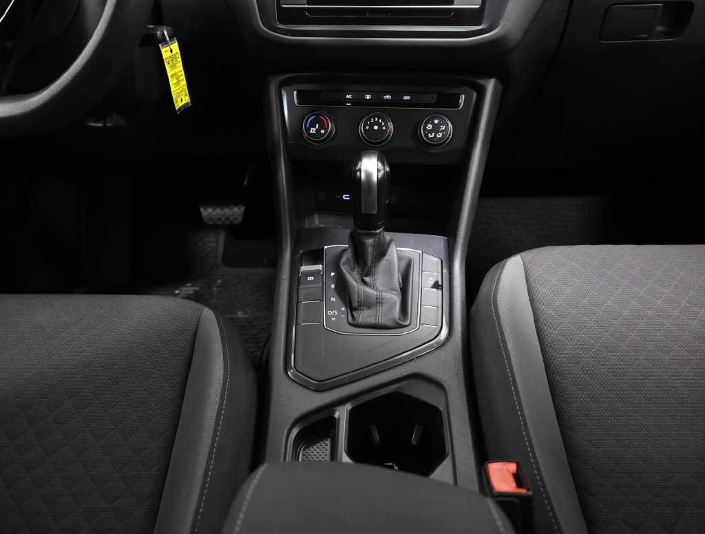 Used 2020 Volkswagen Tiguan S FWD image 20