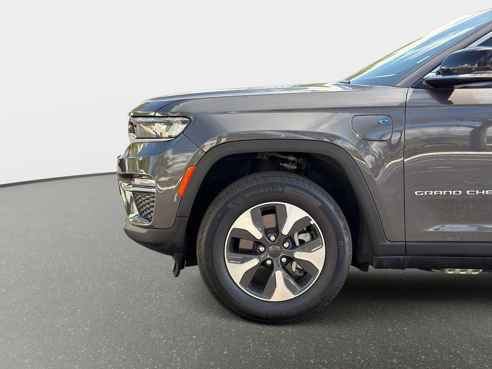 Used 2025 Jeep Grand Cherokee Limited 4xe image 13