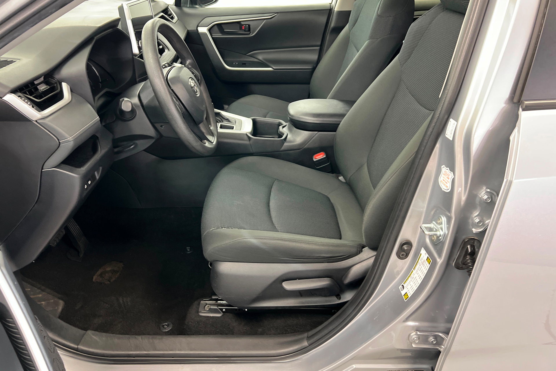 Used 2024 Toyota RAV4 LE image 18