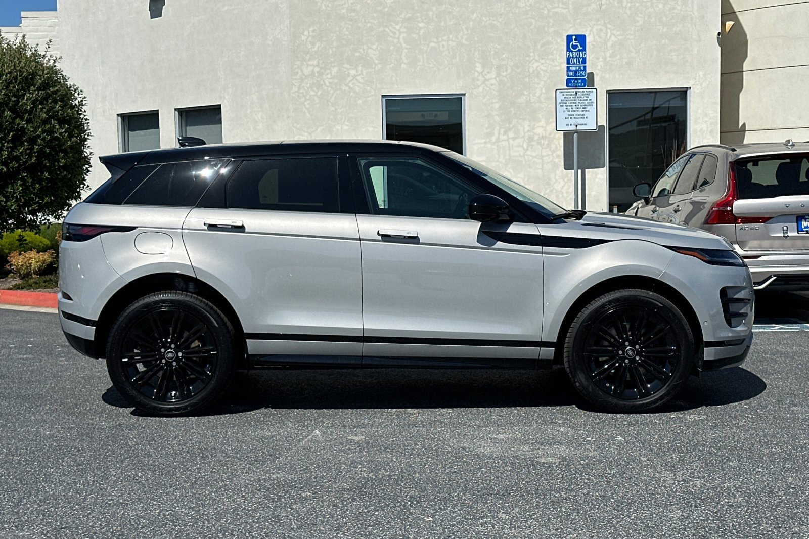 New 2026 Land Rover Range Rover Evoque Dynamic SE image 6