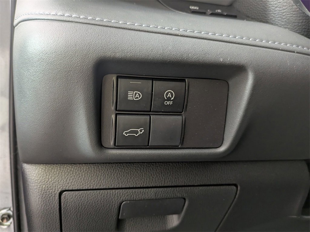 Used 2023 Toyota Highlander XLE image 14