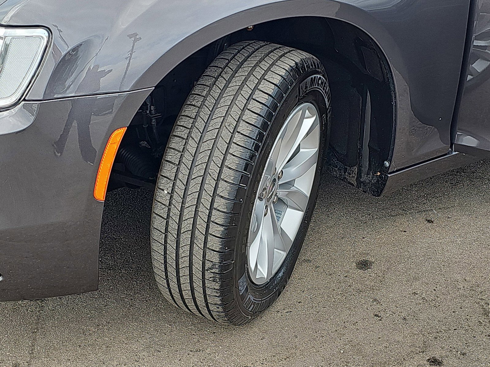 Used 2023 Chrysler 300 Touring RWD image 32