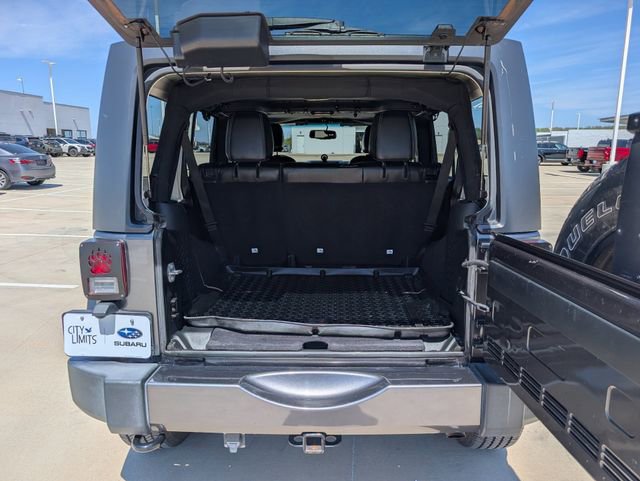 Used 2017 Jeep Wrangler Unlimited Sahara w/ Connectivity Group image 28