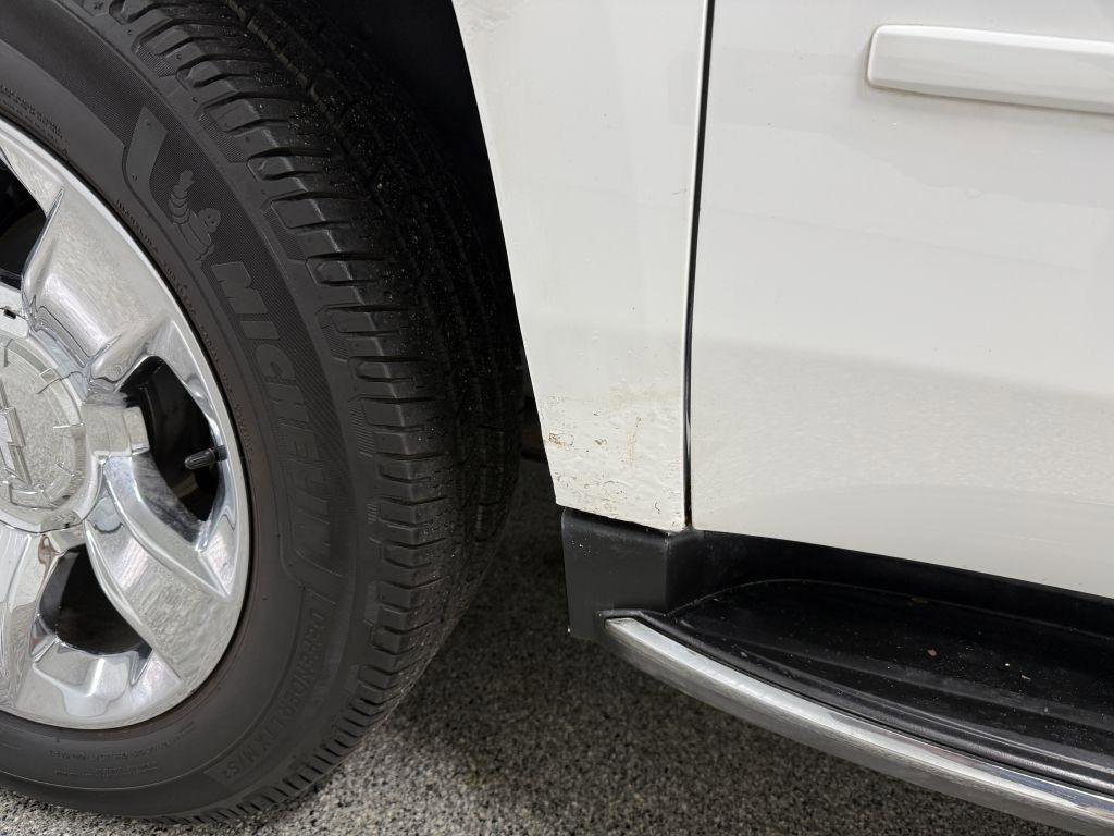 Used 2015 Chevrolet Suburban LTZ image 11