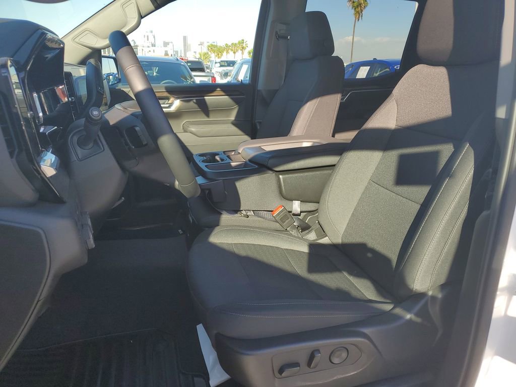 Used 2025 Chevrolet Silverado 1500 LT image 17