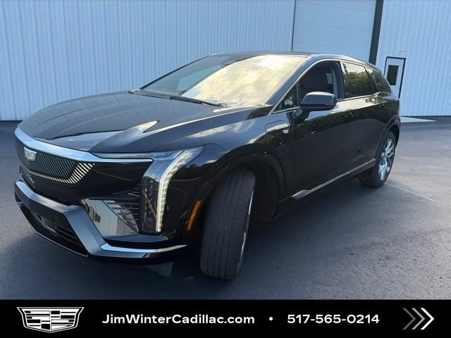 New 2027 Cadillac Optiq Luxury w/ LPO, Floor Liner Package AWD/4WD image 4
