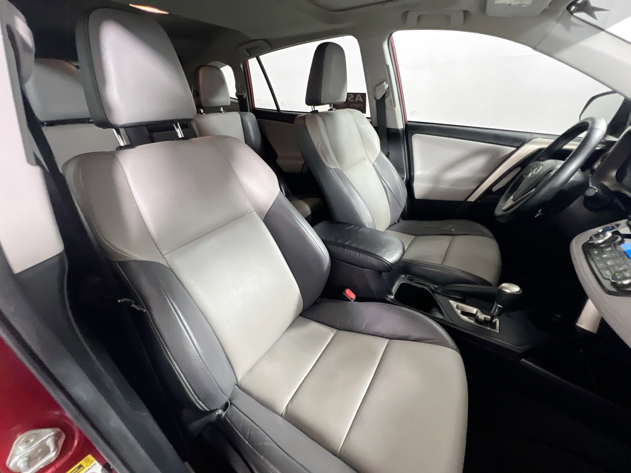 Used 2015 Toyota RAV4 Limited FWD image 31