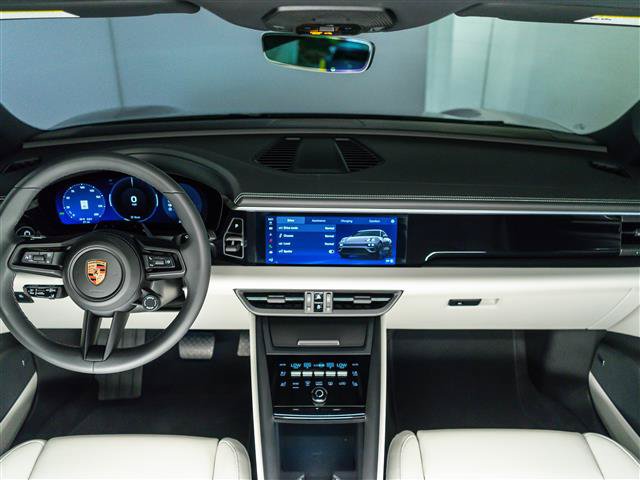 Used 2026 Porsche Macan Electric RWD image 15