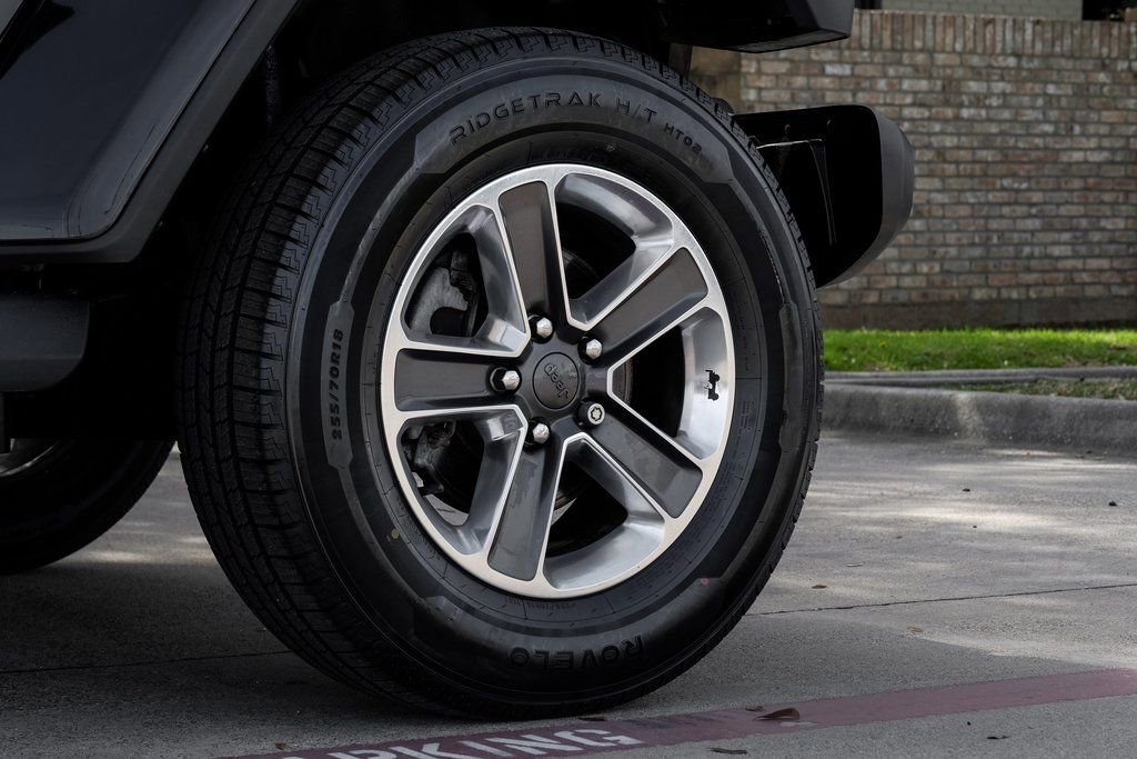 Used 2023 Jeep Wrangler Sahara w/ Cold Weather Group image 68