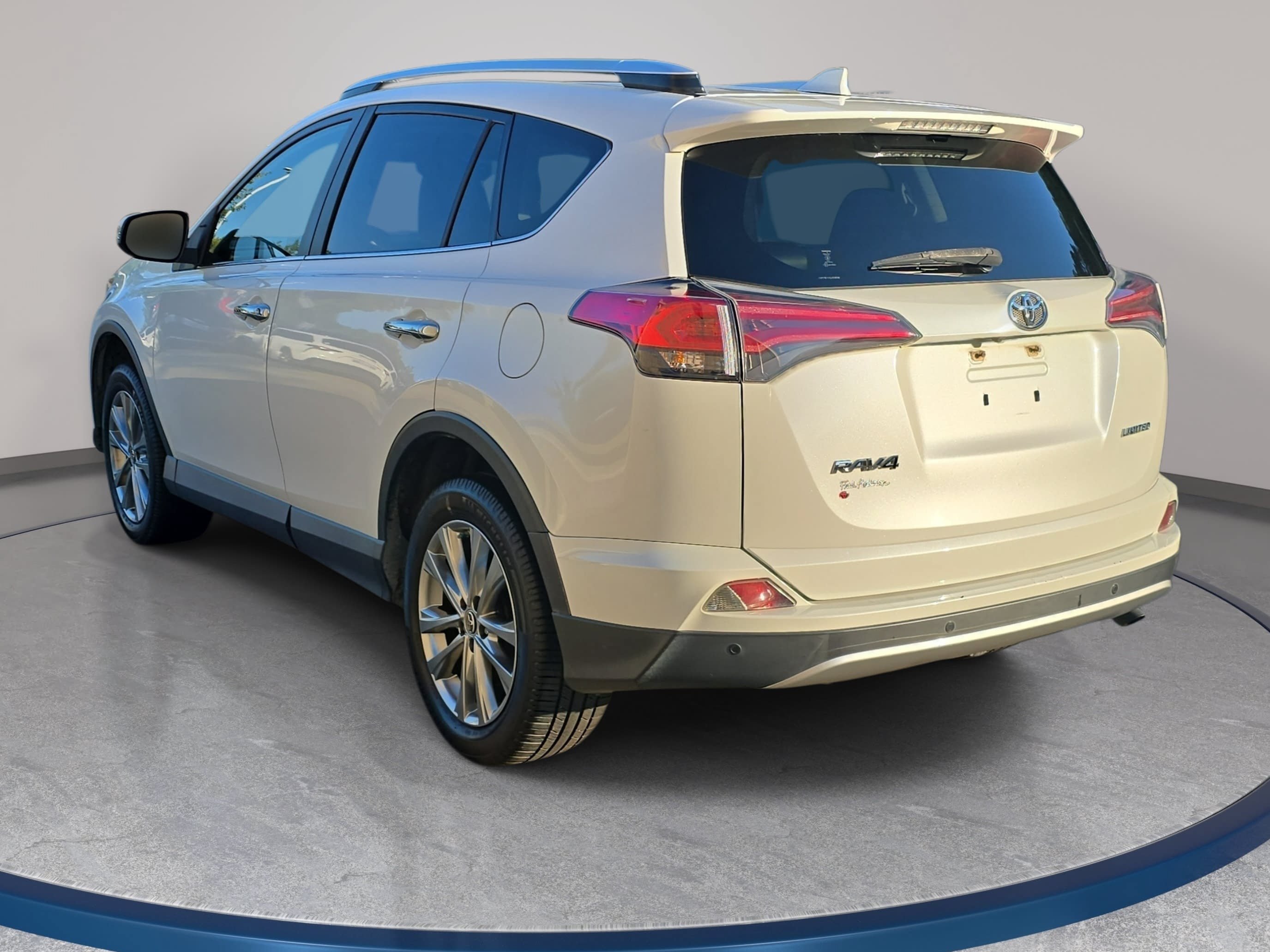 Used 2016 Toyota RAV4 Limited FWD image 7