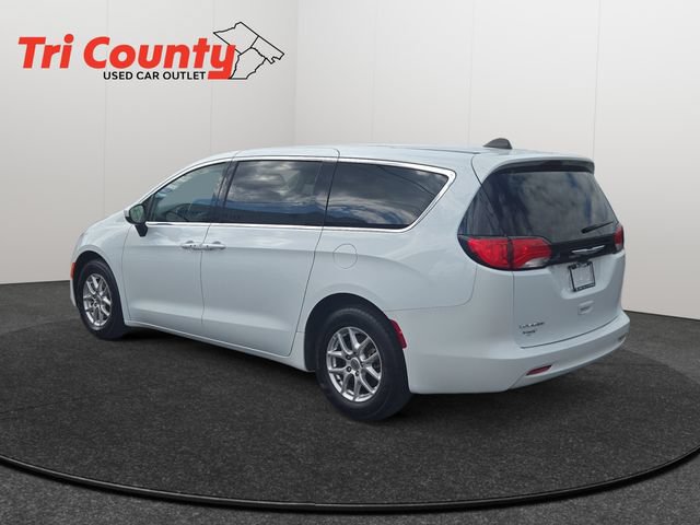 Used 2023 Chrysler Voyager LX FWD image 6