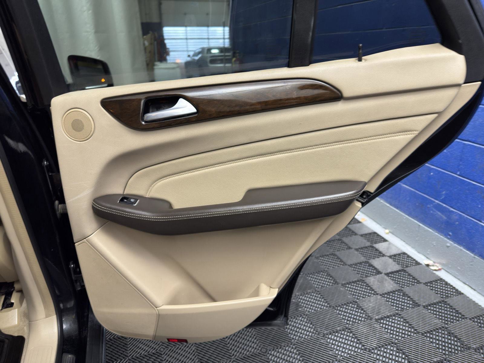 Used 2015 Mercedes-Benz ML 350 2WD w/ Premium 1 Package image 34