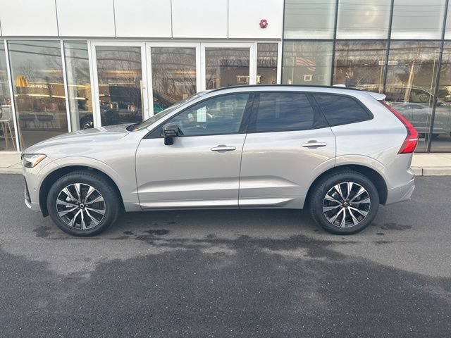 Certified 2025 Volvo XC60 B5 Plus AWD/4WD image 2