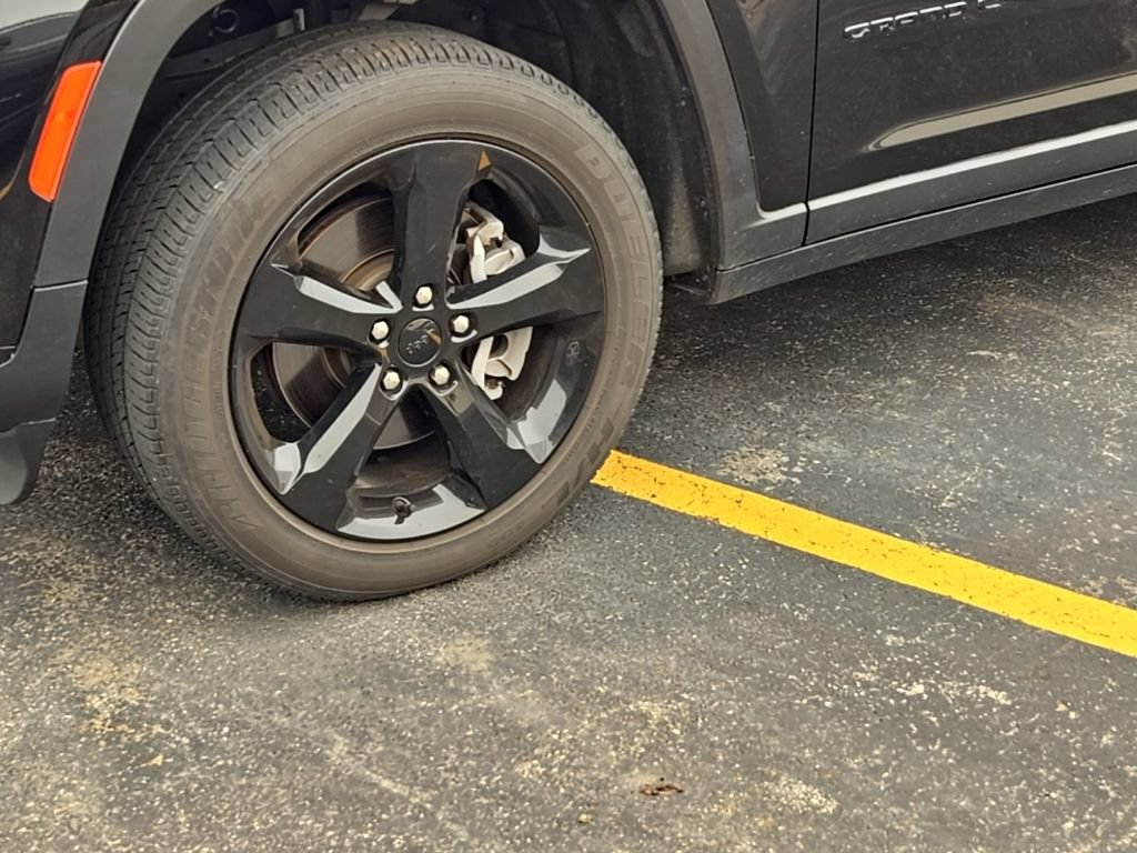 Certified 2023 Jeep Grand Cherokee L Laredo AWD/4WD image 6