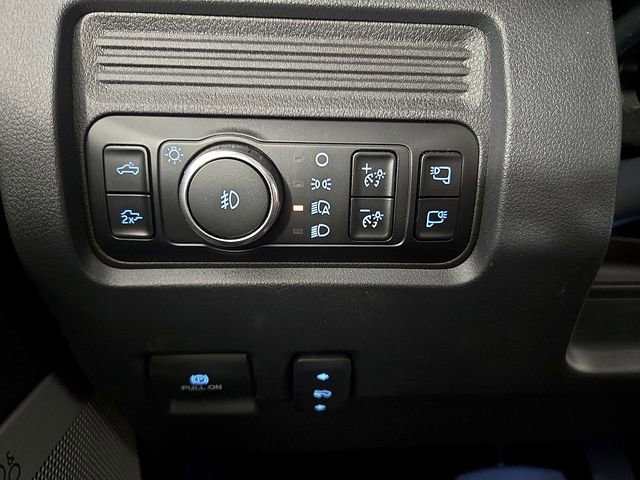 Used 2025 Ford F350 Lariat w/ Lariat Ultimate Package AWD/4WD image 25
